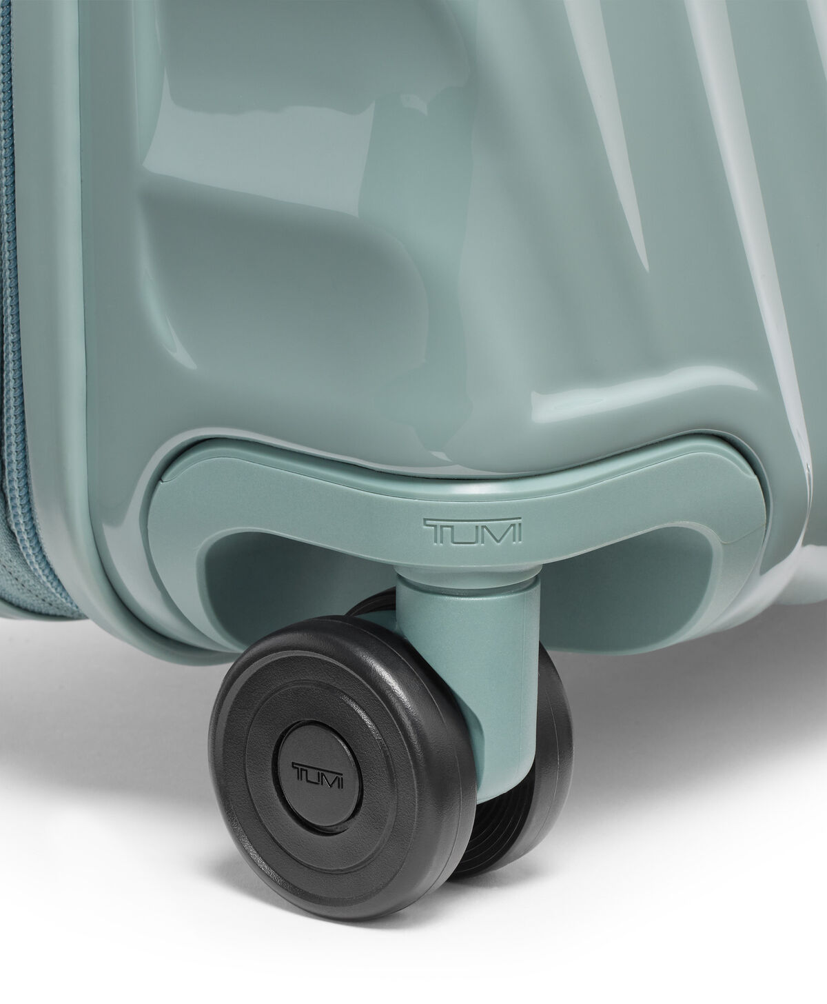 19 Degree Large Expandable Cabin | TUMI Large Expandable Cabin