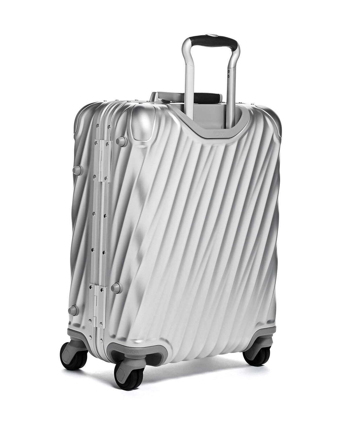 TUMI 19 Degree Aluminium CONTINENTAL CARRY-ON Silver