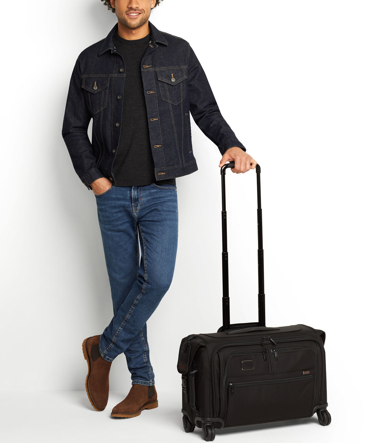 TUMI Alpha 3 GARMENT 4 WHL C/O Black