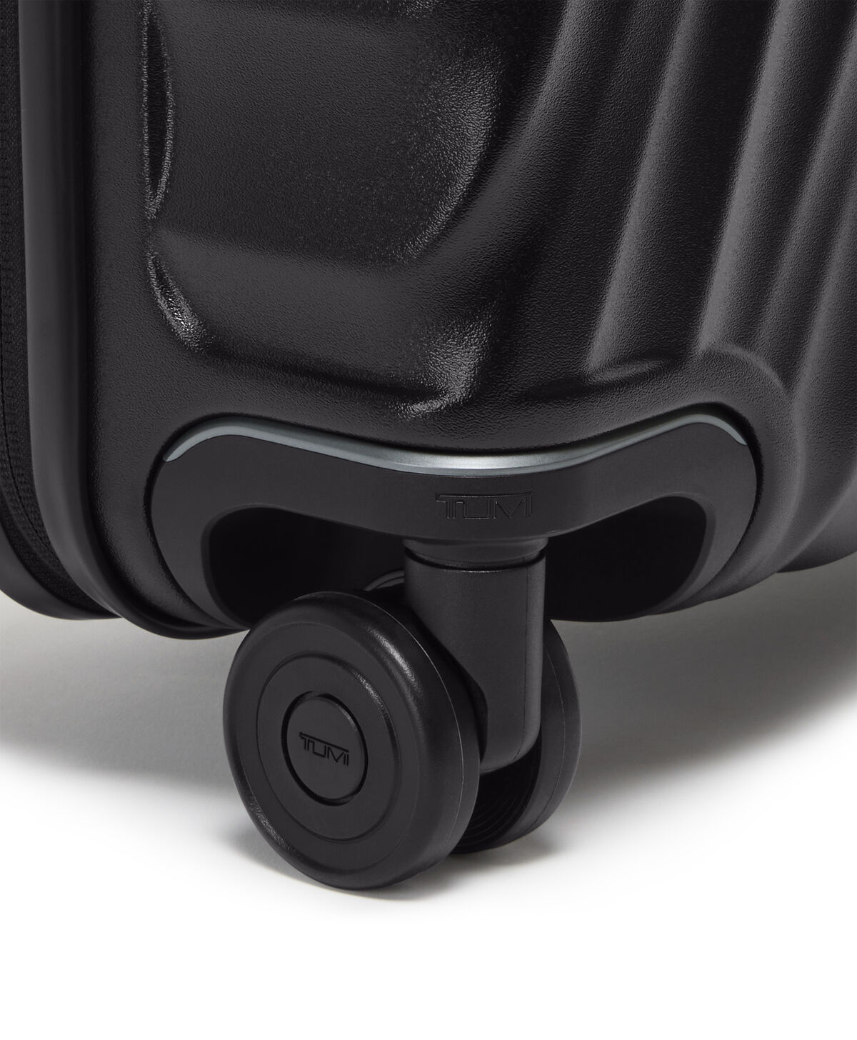 TUMI Continental Slim Carry-On 56 cm