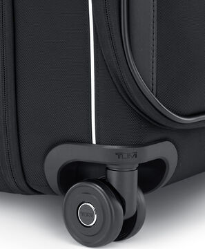 Arriv&eacute; Medium Dual Access Expandable Checked